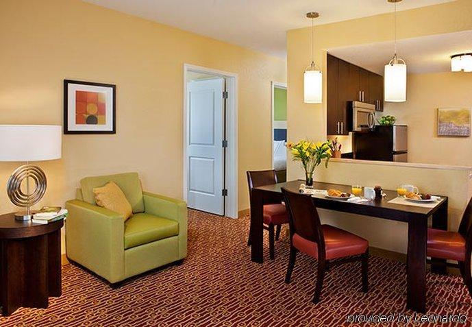 Towneplace Suites By Marriott Aberdeen Melrose Addition Bagian luar foto